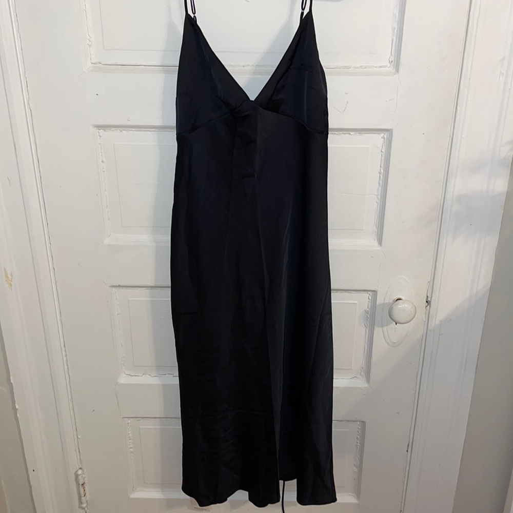 *Never worn* Women’s M Silk Dress